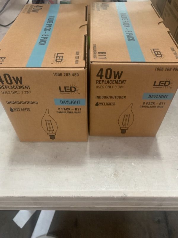 Photo 2 of 40-Watt Equivalent B11 Non-Dimmable Clear Glass Filament Vintage Edison LED Light Bulb Daylight (2 8-Packs)
