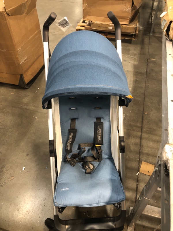 Photo 2 of 2018 UPPAbaby G-Luxe Stroller -Aidan (Denim/Silver), 13x12x45 Inch (Pack of 1)
