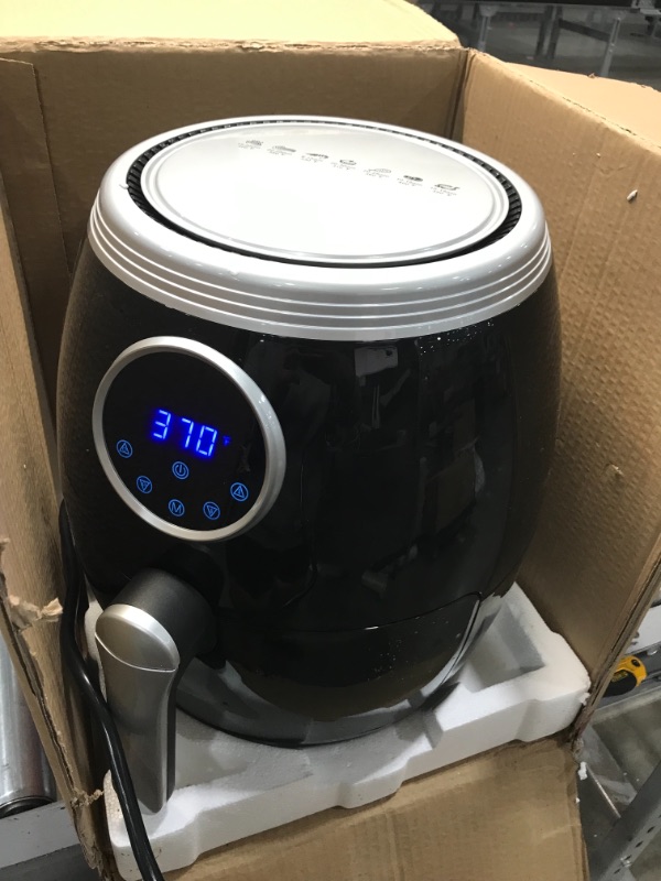 Photo 2 of R.W.FLAME Air Fryer 6.0 Quart 1500 Watts, Digital Control Temperature & 30 Min Timer ,with Recipe Book,Black
