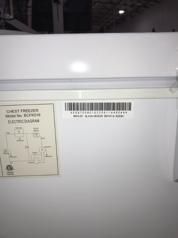 Photo 8 of PARTS ONLY
BLACK+DECKER 5.1 Cu. Ft. Chest Freezer, Holds up to 178 Lbs. of Frozen Food with Organizer Basket, BCFK516
