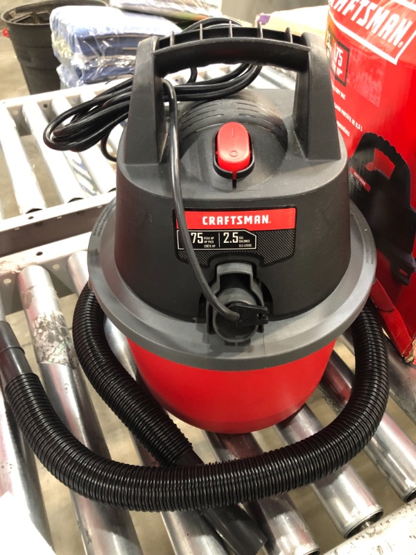 Photo 2 of Craftsman 2.5 gal. Corded Wet/Dry Vacuum 3 amps 120 volt 1.75 hp