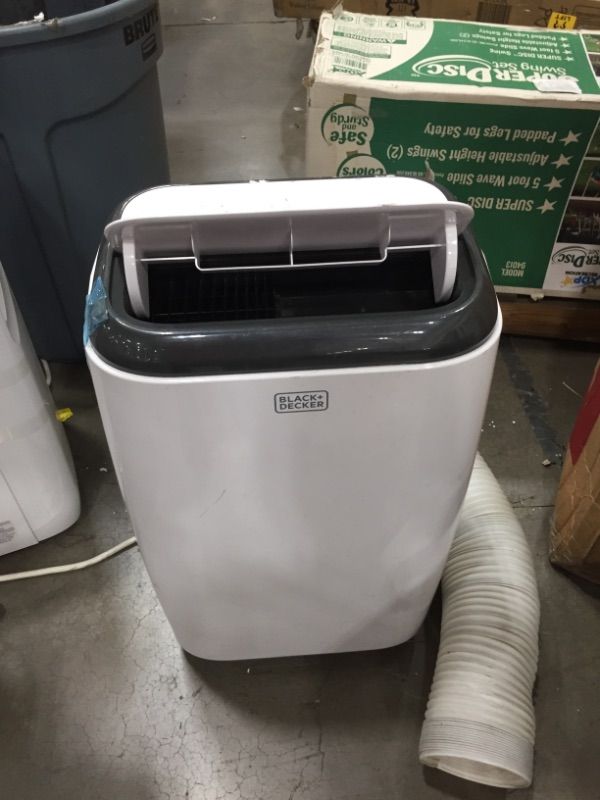 Photo 3 of BLACK+DECKER BPP10WTB Portable Air Conditioner with Remote Control, 10,000 BTU SACC/CEC (14,000 BTU ASHRAE), Cools Up to 450 Square Feet, White
