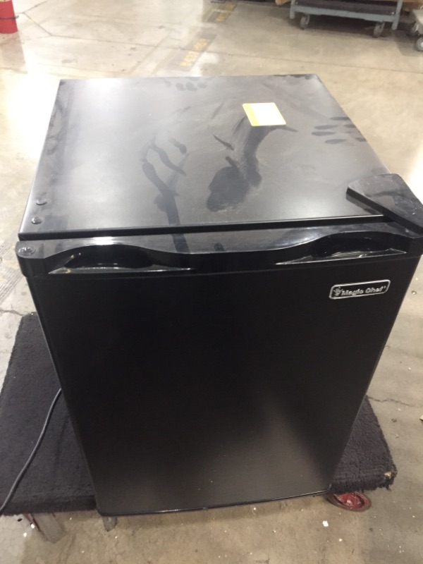 Photo 3 of MAGIC CHEF 2.6 cu. ft. Mini Fridge in Black, ENERGY STAR
