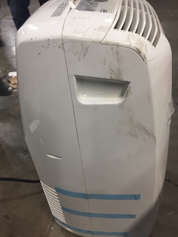 Photo 6 of De'Longhi Pinguino 6,700 BTU (11,500 BTU ASHRAE) 115-Volt Portable Air Conditioner with Remote, White, Factory Reconditioned

//TESTED AND FUNCTIONAL, MAJOR COSMETIC DAMAGE 
