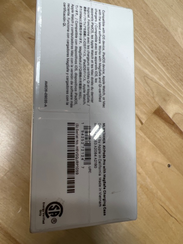 Photo 3 of New Apple AirPods Pro     
(BRAND NEW!  COMPLETLY SEALED ) 
(Open To Verify the Contents)