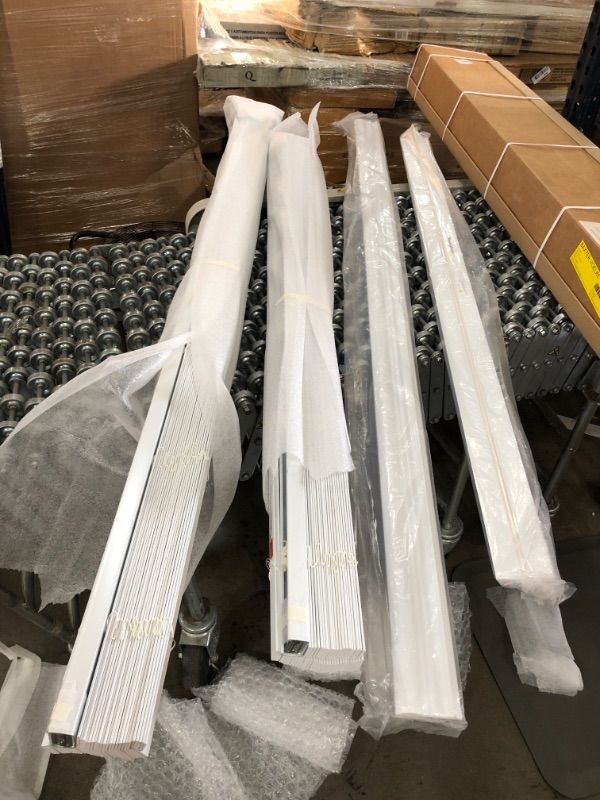 Photo 1 of 47 3/4'' x 47''  WHITE WOODEN BLINDS WITH NO FURTHER DESCRIPTIVE INFORMATION.
+
87 3/8'' x 48''