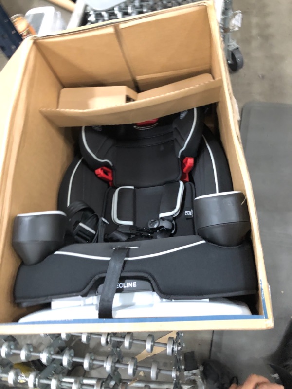 Photo 2 of Graco Atlas 65 2-in-1 Harness Booster Car Seat, Glacier