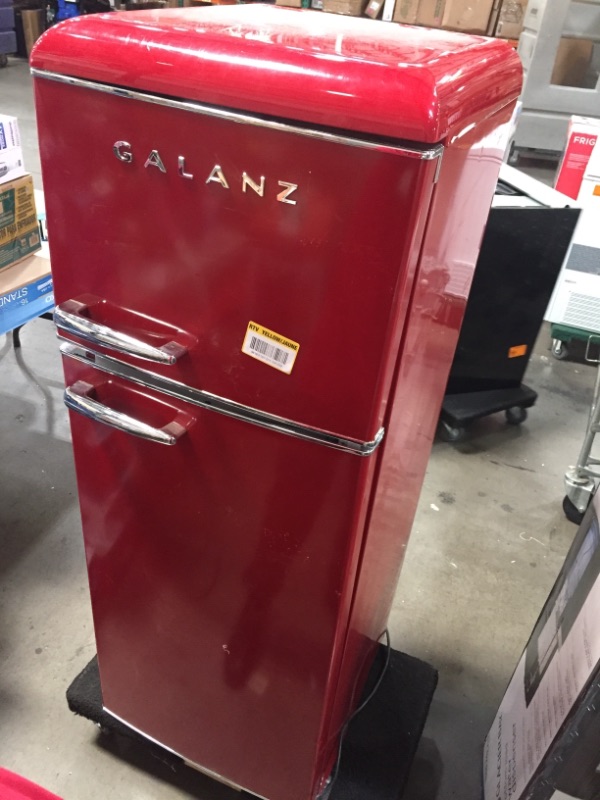 Photo 3 of Galanz
7.6 cu.ft. Retro Mini Refrigerator with Dual Door and True Freezer in Red