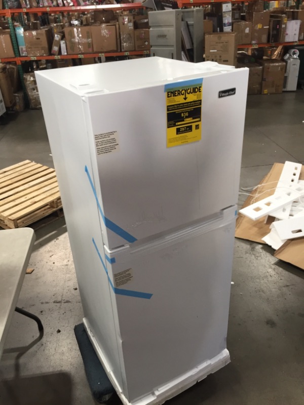 Photo 2 of Magic Chef
10.1 cu. ft. Top Freezer Refrigerator in White