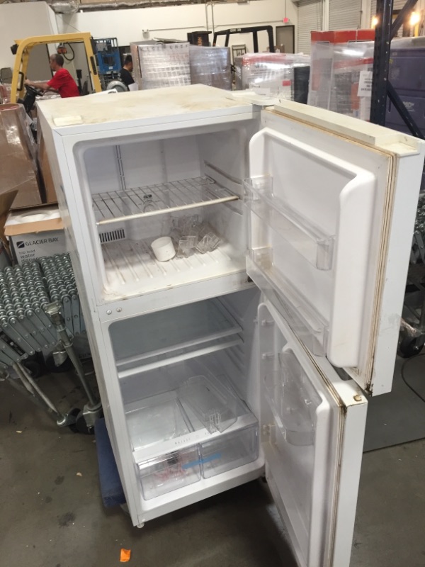 Photo 1 of Magic Chef
10.1 cu. ft. Top Freezer Refrigerator in White