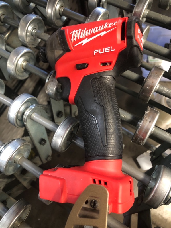 Photo 2 of Milwaukee ELEC TOOL 2760-20 M18 Fuel Hex Hydraulic Driver, 1/4"
