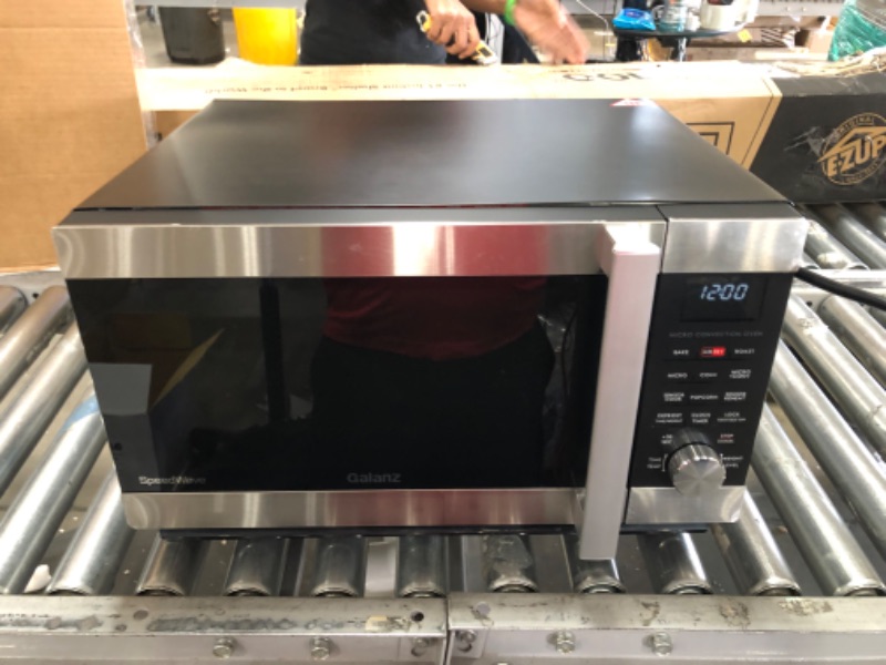 Photo 2 of Galanz GSWWA12S1SA10 3-in-1 SpeedWave with TotalFry 360, Microwave, Air Fryer, Convection Oven with Combi-Speed Cooking, 1.2 Cu.Ft, Stainless Steel
