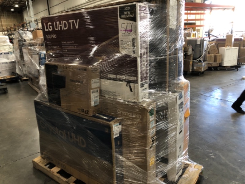 Photo 4 of PALLET OF ASSORTED MONITORS AND TVS// DAMAGED OR NONFUNCTIONAL//SOLD AS IS//NONREFUNDABLE