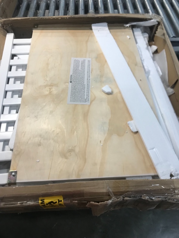 Photo 1 of Dream on Me Harbor 4 in 1 Convertible Mini Crib - White
**MISSING MATTRESS FOR CRIB**MISSING HARDWARE**