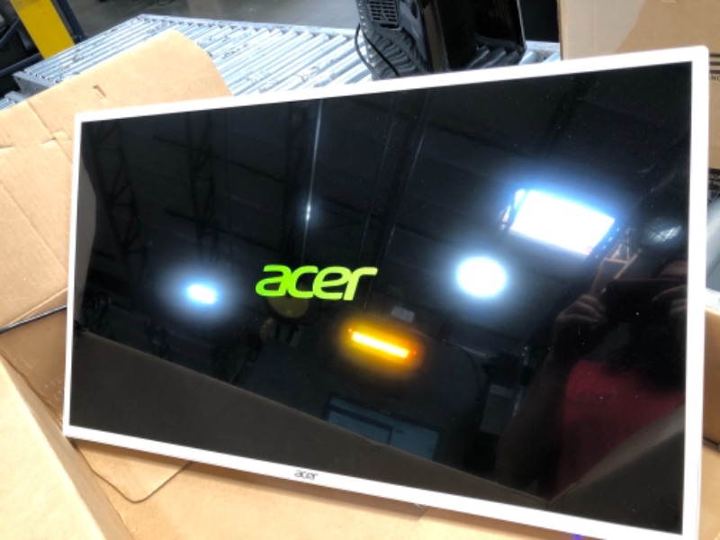 Photo 2 of Acer EZ321Q wi 31.5" Full HD (1920 x 1080) IPS Monitor (HDMI & VGA port), White
