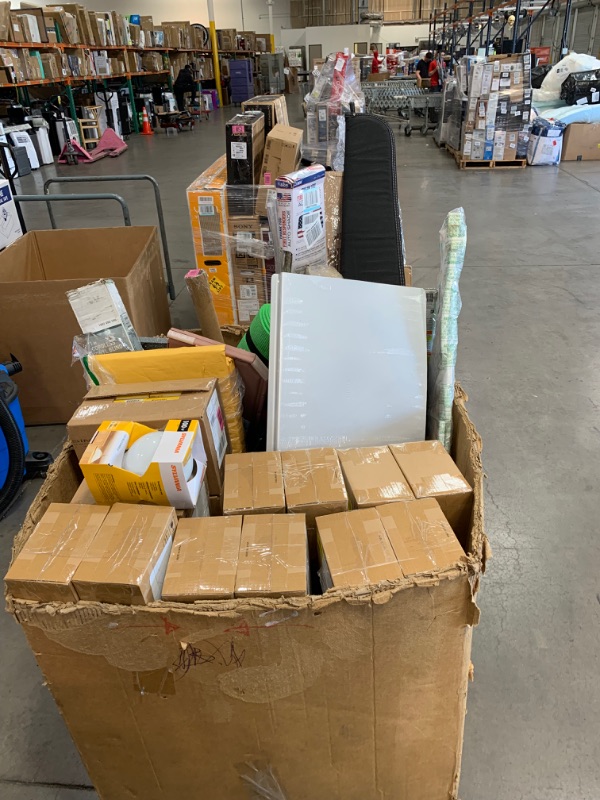 Photo 1 of Speed Pack, Used, Minor Damages, Parts Only, Assorted Goods, Hand Sanitizer, crackers (expired August 2021), (Home Goods) (NON REFUNDABLE)