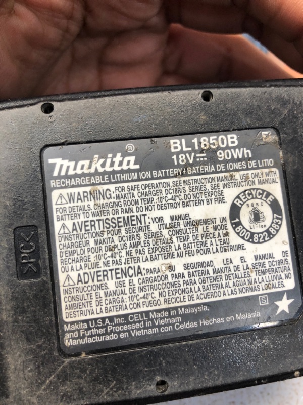 Photo 3 of Makita 18-Volt LXT Lithium-Ion High Capacity Battery Pack 5.0Ah with Fuel Gauge