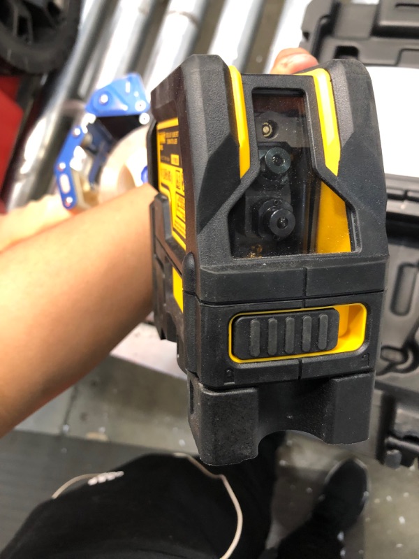 Photo 2 of DEWALT DW0822 CROSS LINE AND PLUMB SPOTS LASER