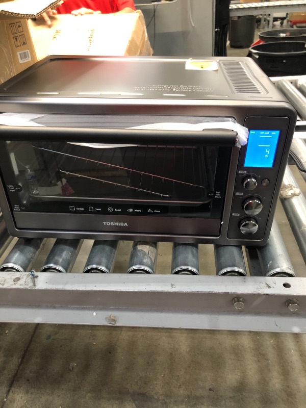 Photo 4 of Toshiba Digital Toaster Oven with Double Infrared Heating and Speedy Convection, Larger 6-slice/12-inch Capacity, 1700W, 10 Functions and 6 Accessorie
