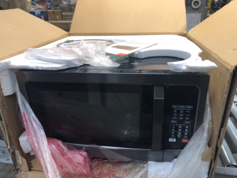 Photo 2 of ***PARTS ONLY***Toshiba Smart Sensor LED Light 1.5 Ft Stainless Convection Microwave Oven, Black