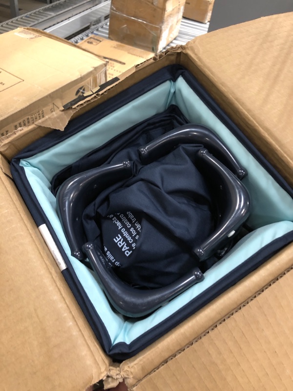 Photo 1 of Graco Pack 'n Play On The Go Playard Stratus