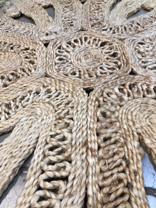 Photo 3 of 
LR Resources Jute LR12029-NAT40RD Natural Round X 4 ft Indoor Area Rug, 4' x 4'