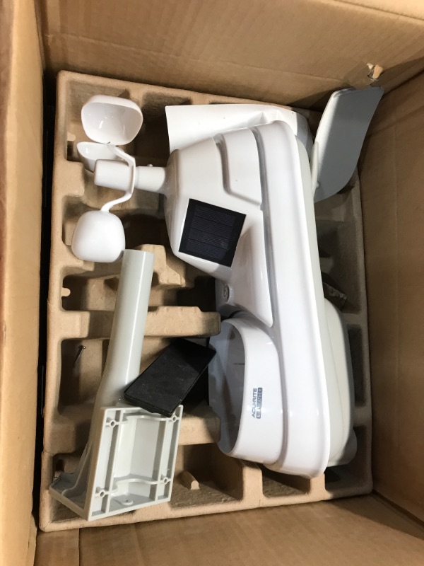Photo 1 of AcuRite Iris 06014 PRO+ (5-in-1) Weather Sensor with Rain Gauge, Wind Speed, Wind Direction, Temperature and Humidity
