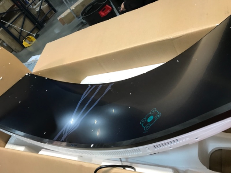 Photo 2 of SAMSUNG 49-inch Odyssey G9 Gaming Monitor | QHD, 240hz, 1000R Curved, QLED, NVIDIA G-SYNC & FreeSync | LC49G95TSSNXZA Model
**screen tear**