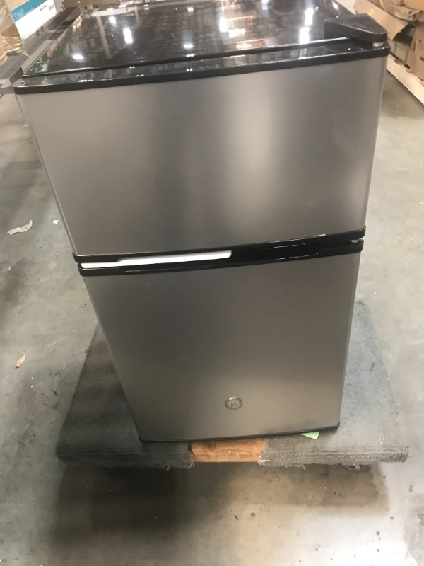 Photo 2 of GE - 3.1 Cu. Ft. Compact Refrigerator - CleanSteel