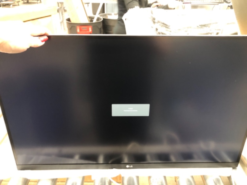 Photo 2 of LG 27UK850-W 27" 4K UHD IPS Monitor with HDR10 with USB Type-C Connectivity and FreeSync