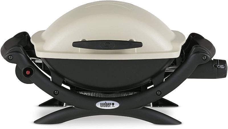 Photo 1 of Weber 50060001 Q1000 Liquid Propane Grill,Chrome
