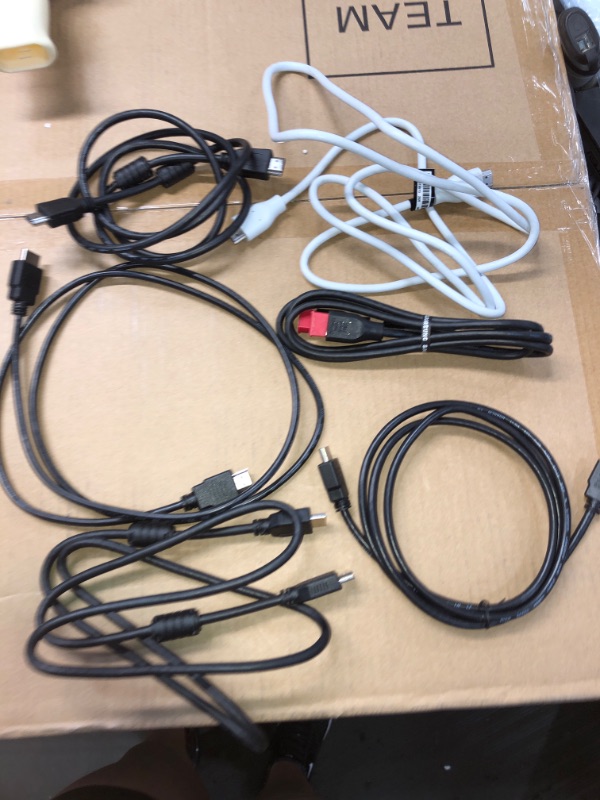 Photo 1 of SOLD AS IS - BUNDLE OF ASSORTED HDMI CORDS  ( DIFFERENT MODELS )
