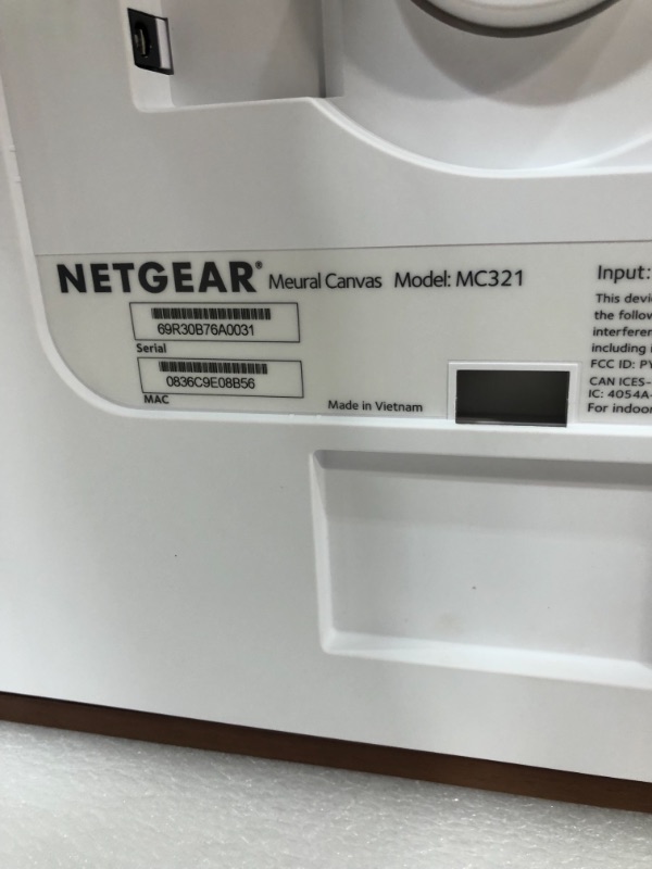 Photo 9 of NETGEAR - Meural Canvas II MC321
Digital photo frame - RAM 2 GB - flash 8 GB - 21.5" - 1920 x 1080 - light wood