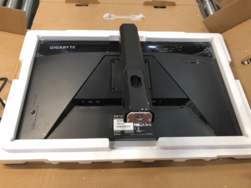 Photo 1 of GIGABYTE G27Q 27' 144Hz 1440P Gaming Monitor, 2560 X 1440 IPS Display, 1ms (MPRT) Response Time, 92% DCI-P3, VESA Display HDR400, FreeSync Premium.

