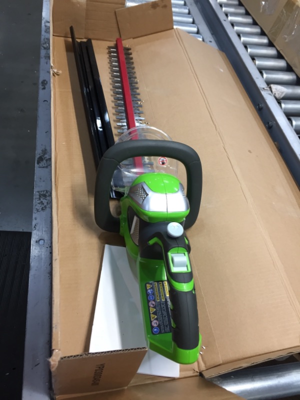 Photo 3 of ***PARTS ONLY*** Greenworks HT-240 24-Inch 40V Cordless Hedge Trimmer