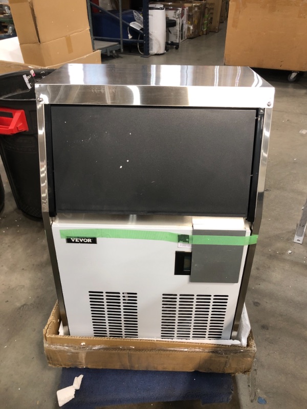 Photo 2 of VEVOR 110V Commercial Ice Maker 88lbs/24h with 29lbs Storage 3x8 Cubes Commercial Ice Machine 110V Automatic Ice Machine for Restaurant Bar Cafe
