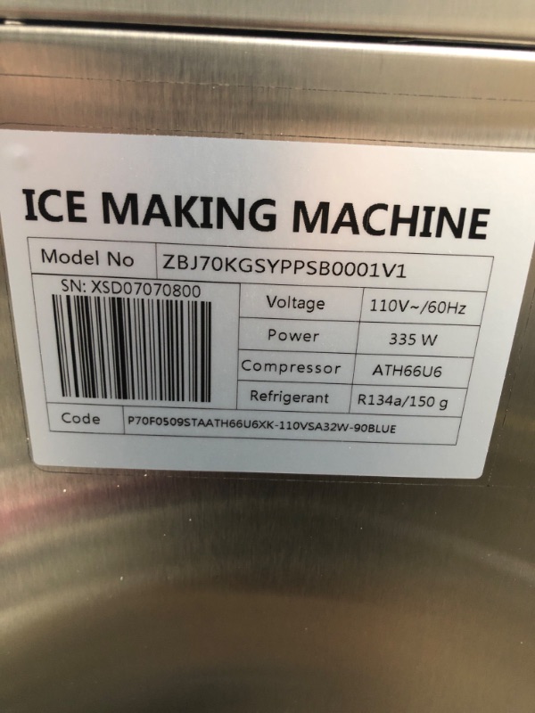 Photo 3 of VEVOR 110V Commercial Ice Maker 88lbs/24h with 29lbs Storage 3x8 Cubes Commercial Ice Machine 110V Automatic Ice Machine for Restaurant Bar Cafe
