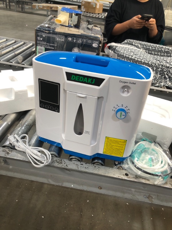 Photo 2 of DEDAKJ Oxygen Concentrator, 1-6L/min Adjustable Portable Oxygen Machine for Home and Travel Use, AC 220V Humidifiers - Blue, DDT-1B
