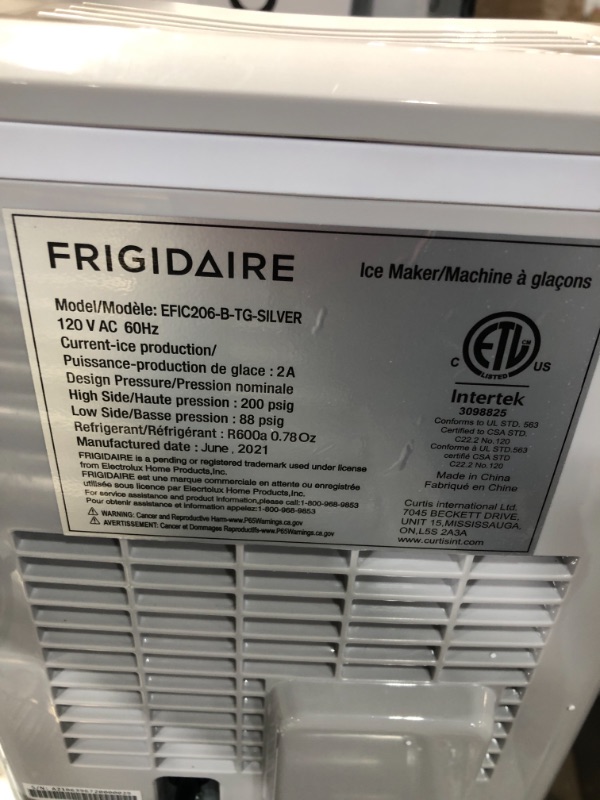 Photo 3 of Frigidaire EFIC206TGSRW / EFIC206-TG-SRW / EFIC206-TG-SRW Countertop Ice Maker - Silver - Recertified
