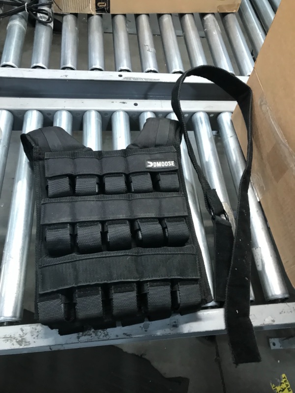Photo 1 of 60 LB ADJUSTABLE WEIGHTED VEST
**ACTUAL VEST IS DIFFERENT FROM STOCK PHOTO**
**USED**
