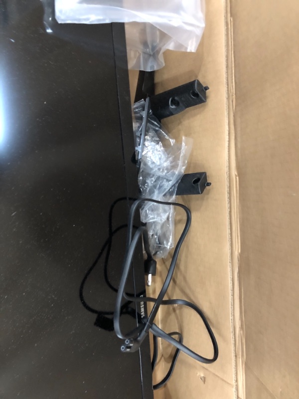 Photo 4 of SAMSUNG 40-inch Class LED Smart FHD TV 1080P (UN40N5200AFXZA, 2019 Model)
WRONG CORD.