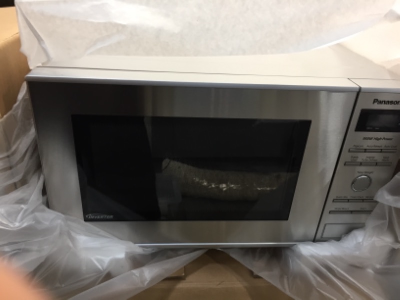 Photo 2 of Panasonic Microwave Oven NN-SD372S Stainless Steel Countertop/Built-In with Inverter Technology and Genius Sensor, 0.8 Cu. Ft, 950W
