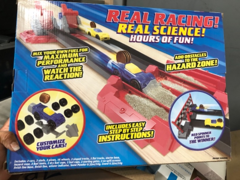 Photo 2 of Be Amazing! Toys - Science to the Max Fuel & Duel Rocket Racers
