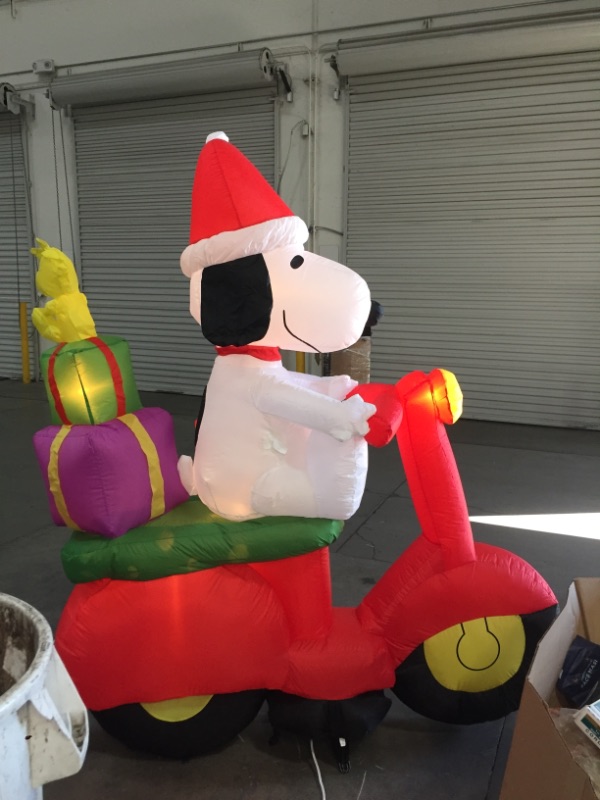 Photo 3 of 6 ft Pre-Lit LED Airblown Peanuts Snoopy with Woodstock on Moped Scene Christmas Inflatable
AS IS USED