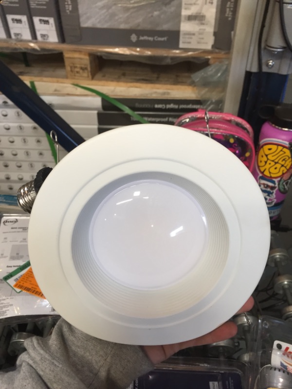 Photo 1 of RL 5 in. and 6 in. White Integrated LED Recessed Ceiling Light Trim at Selectable CCT, Extra Brightness (940 Lumens)
AS IS USED