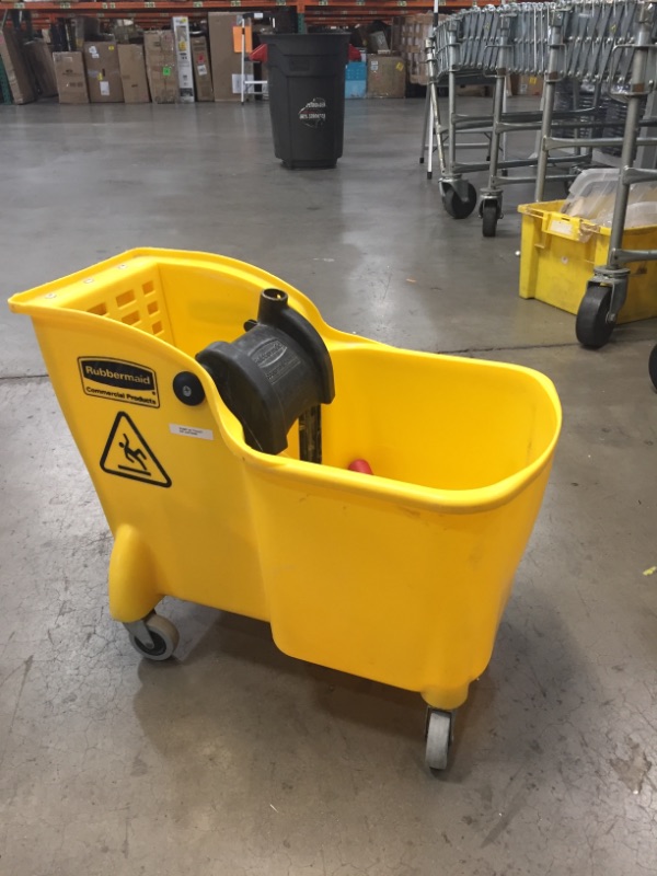 Photo 4 of 31 Qt. Tandem Mop Bucket
AS IS USED, PLEASE SEE PHOTOS 