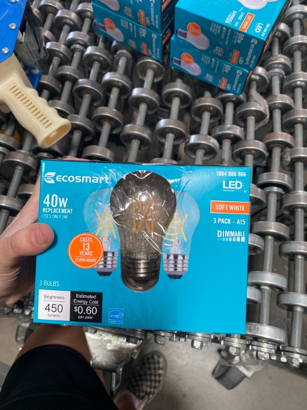 Photo 2 of 40-Watt Equivalent A15 Dimmable ENERGY STAR Clear Glass Filament Vintage Edison LED Light Bulb SOFT WHITE (3-Pack)
(2 BOXES, 6 LIGHT BULBS) 