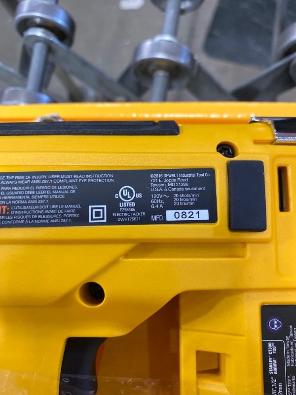 Photo 3 of DeWalt 5-in-1 Multi-Tacker and Brad Nailer