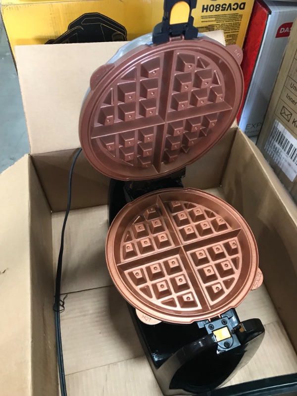 Photo 3 of *USED*
Hamilton Beach Flip Belgian Waffle Maker with Non-Stick Removable Plates, Browning Control, Drip Tray, Stainless Steel (26030)
