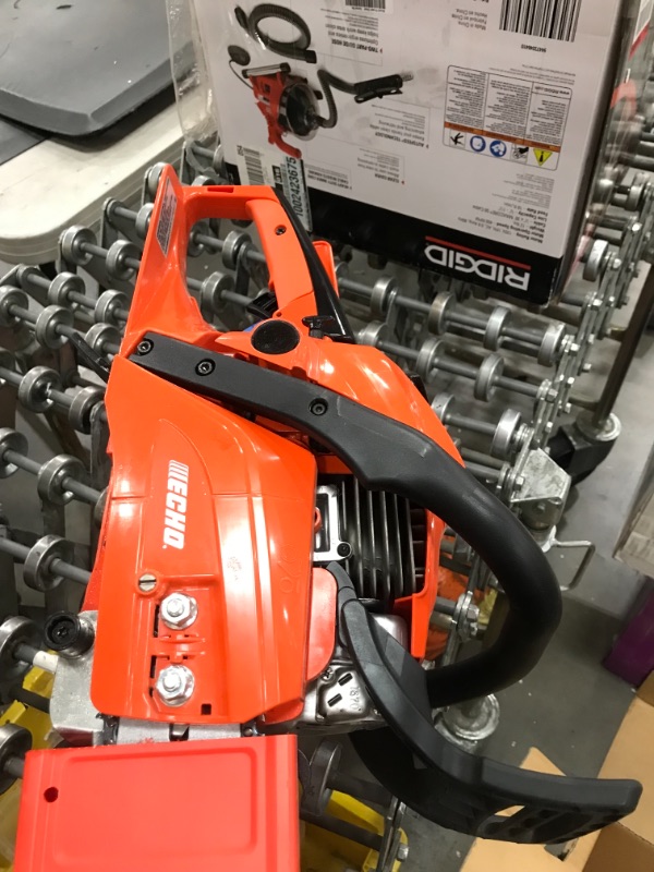 Photo 5 of 20 in. 50.2 cc Gas 2-Stroke Cycle Chainsaw
AS IS USED, GAS INSIDE 